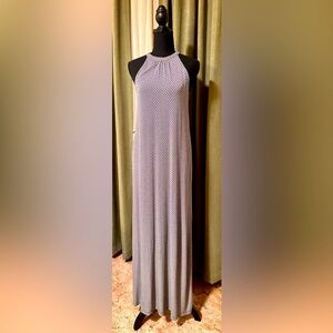 Old Navy Maxi Dress‎ size small black and white pattern.